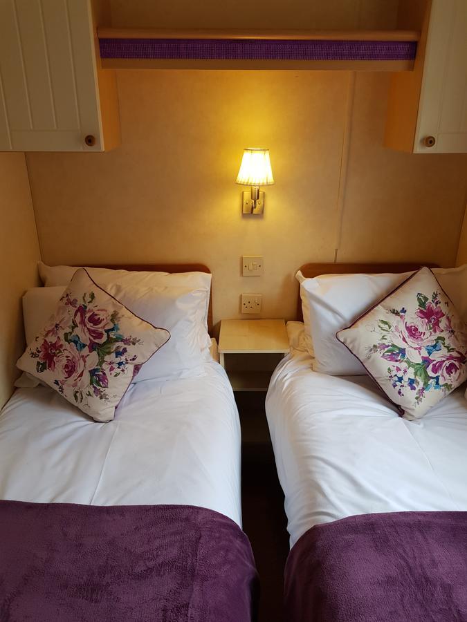 Hôtel Pitch & Canvas - Self Catering At Broad Oak Farm à Tattenhall Extérieur photo